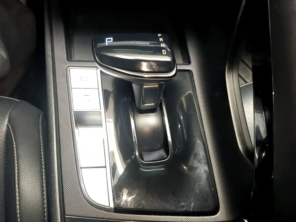 Hyundai Elantra — миниатюра 14