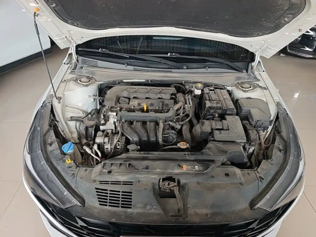 Hyundai Elantra — миниатюра 20