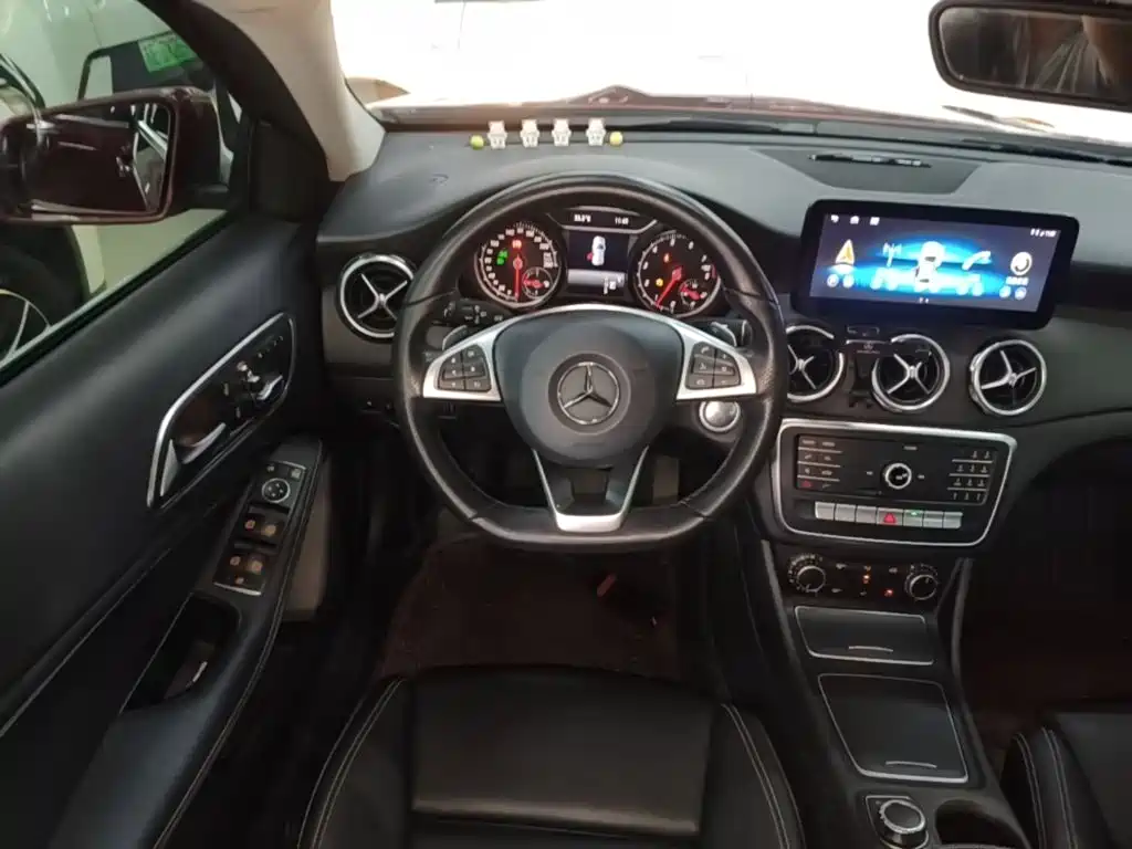 Mercedes-Benz GLA — миниатюра 11