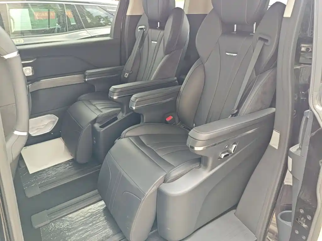 Hongqi Hongqi HQ9 PHEV — миниатюра 17