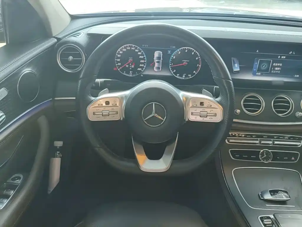 Mercedes-Benz E-Class — миниатюра 11