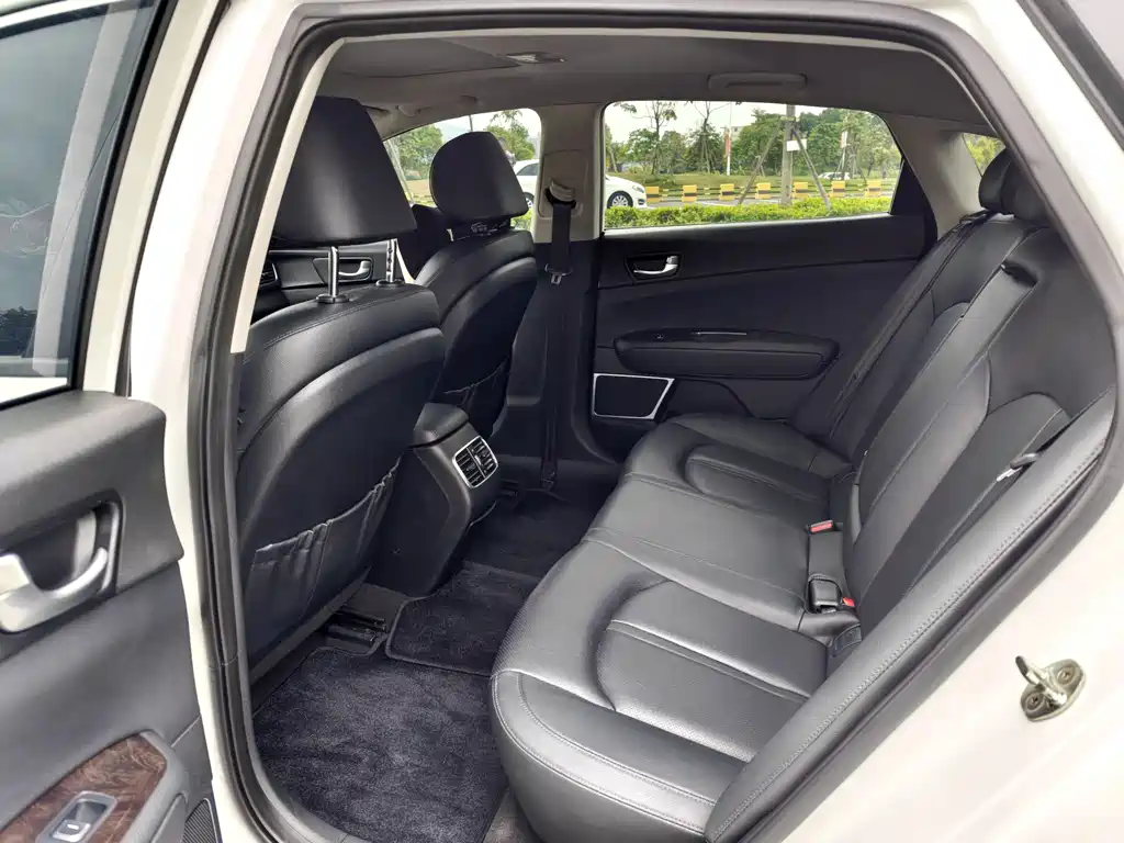 Kia K5 2016 2.0L AT GLS