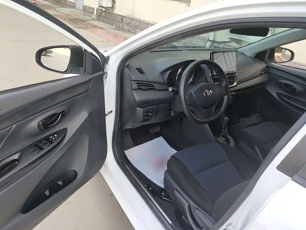 Toyota Yaris L — миниатюра 16