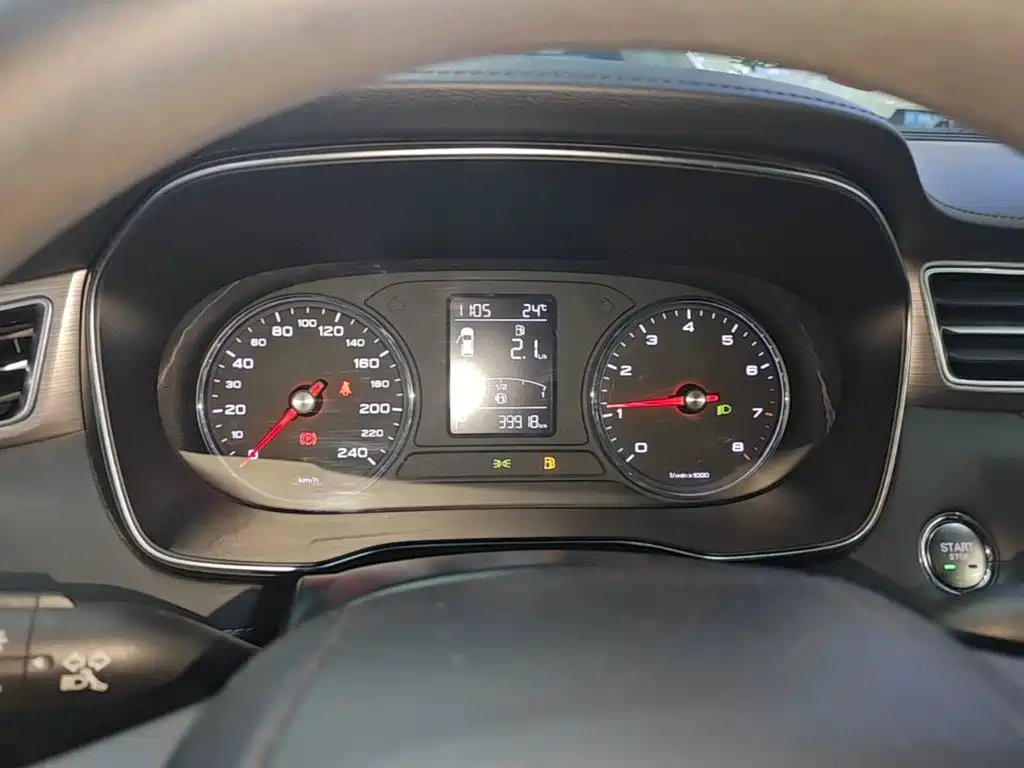 Roewe RX5 — миниатюра 12