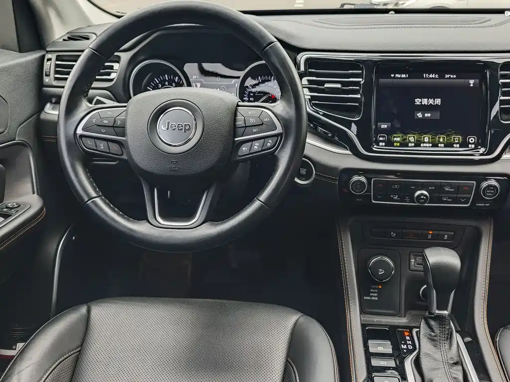 Jeep Grand Commander — миниатюра 15