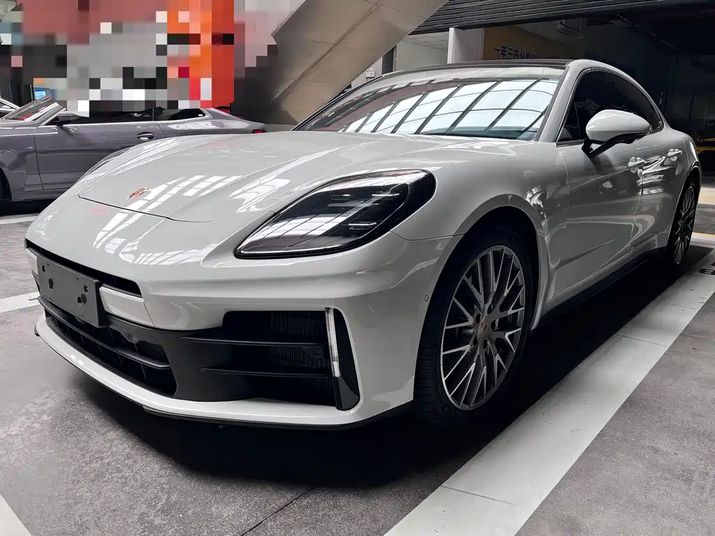 Porsche Panamera 2024