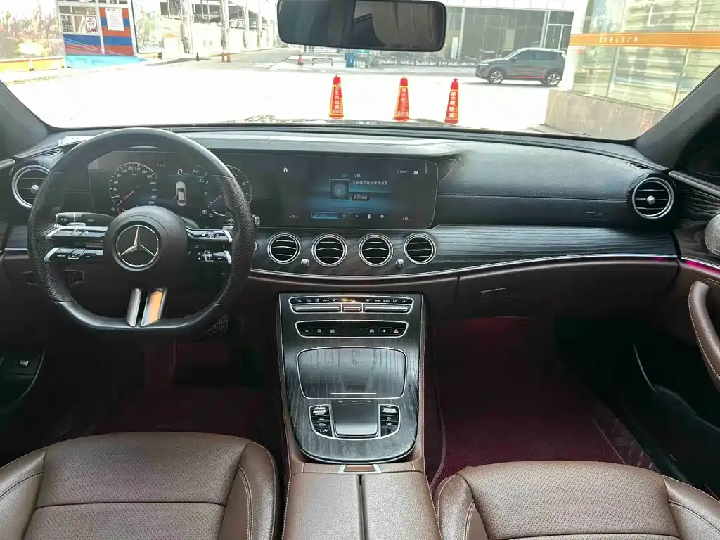 MERCEDES-BENZ E CLASS