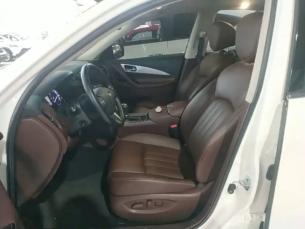 Infiniti QX50 — миниатюра 15