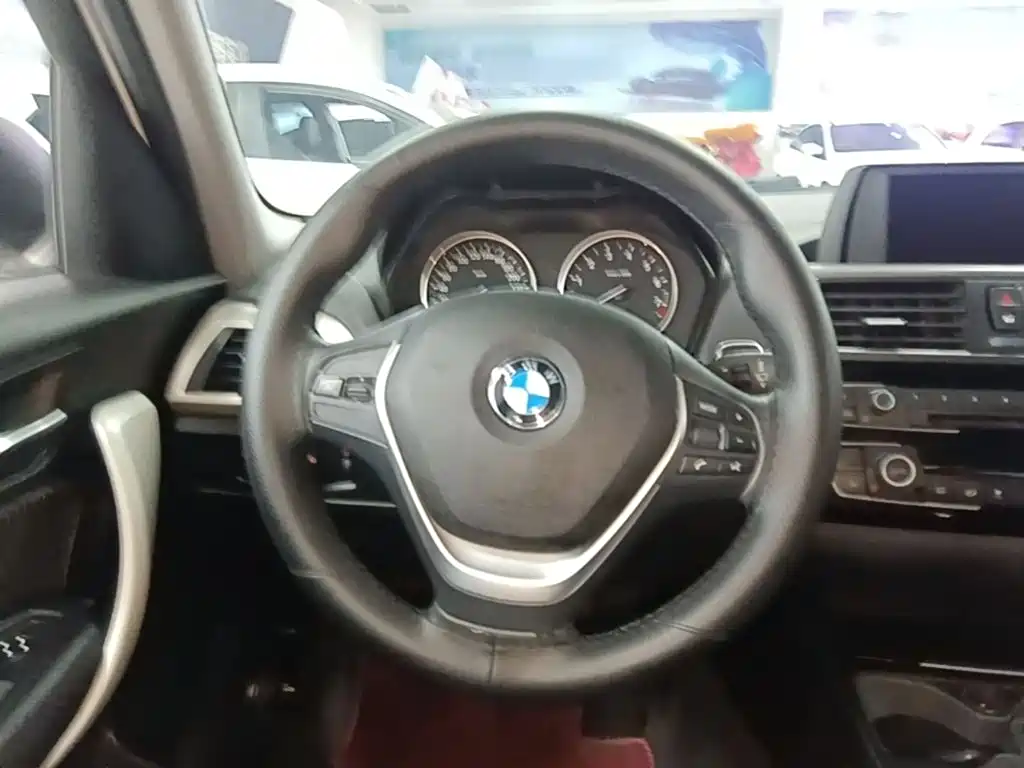 BMW 1 Series (Import) — миниатюра 11
