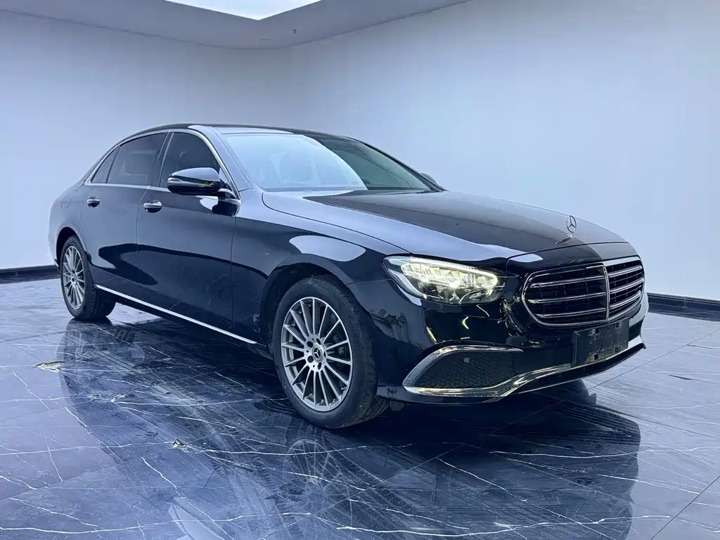 Mercedes-Benz E-Class — миниатюра 3