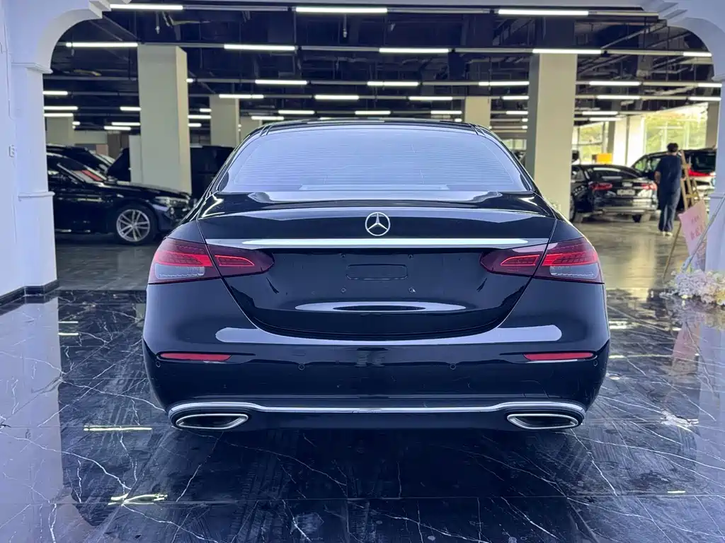 Mercedes-Benz E-Class — миниатюра 14