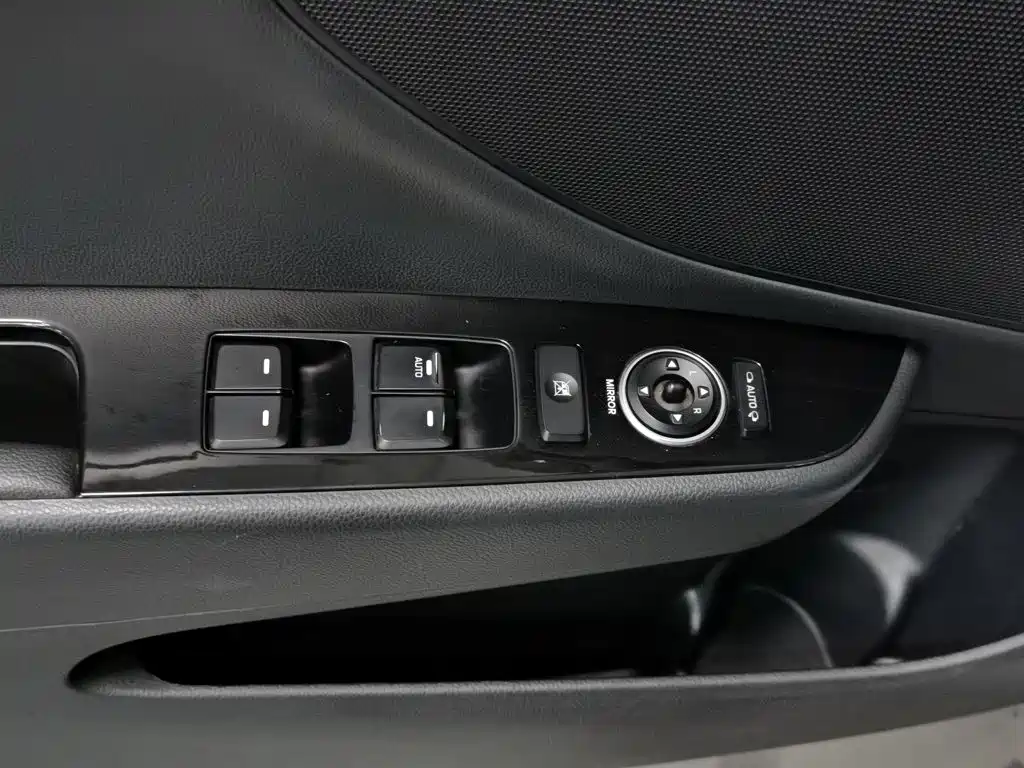 Hyundai Mistra — миниатюра 9