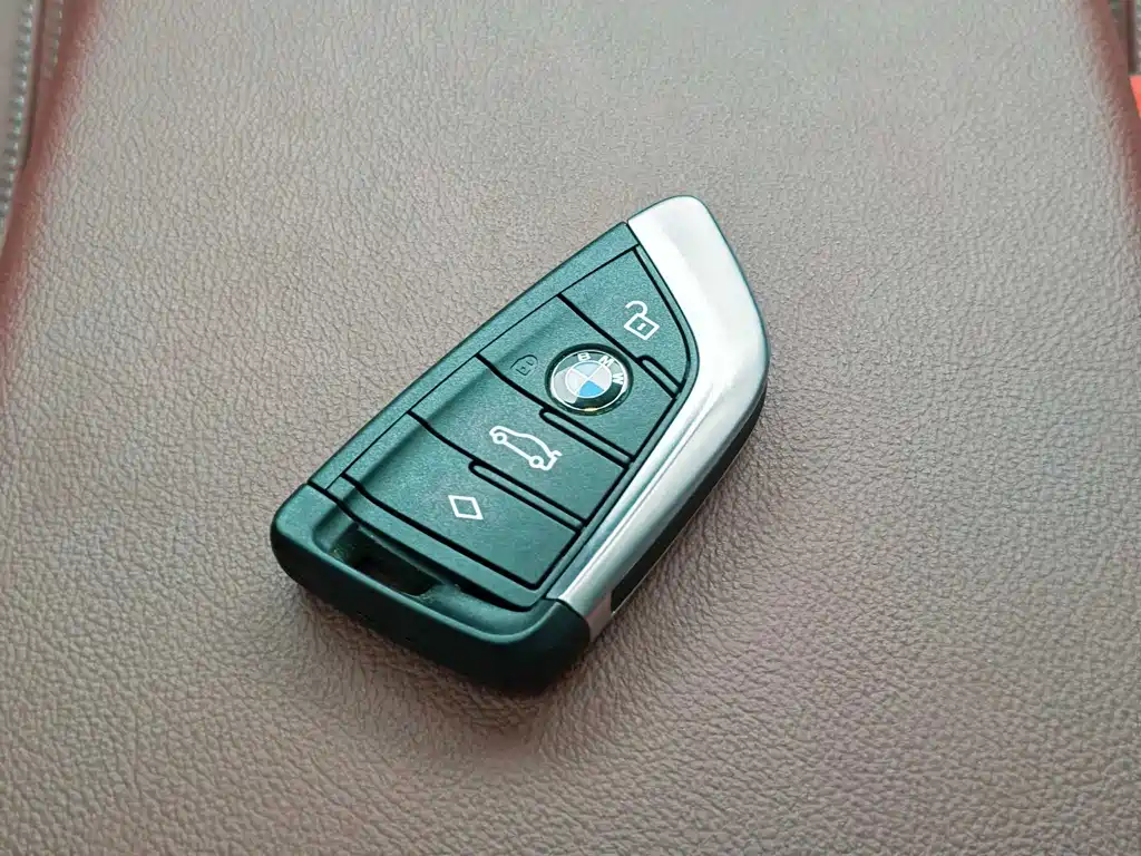 BMW iX3 — миниатюра 23