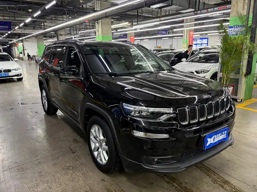Jeep Commander — миниатюра 3