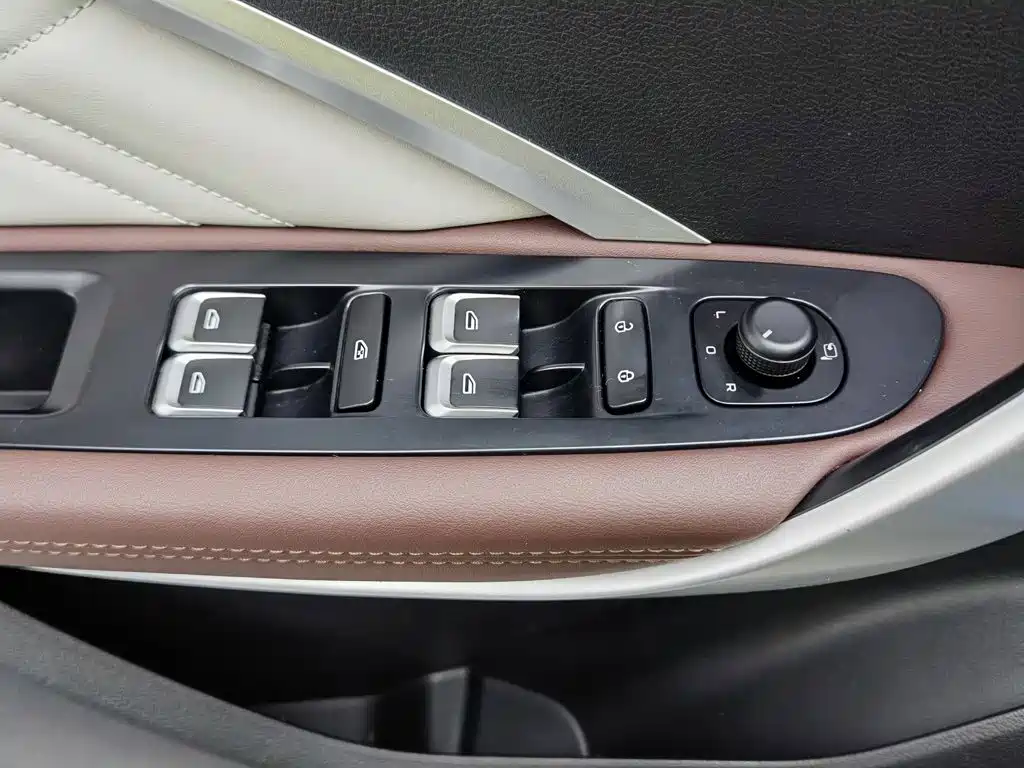 Geely Jia Ji New Energy — миниатюра 9