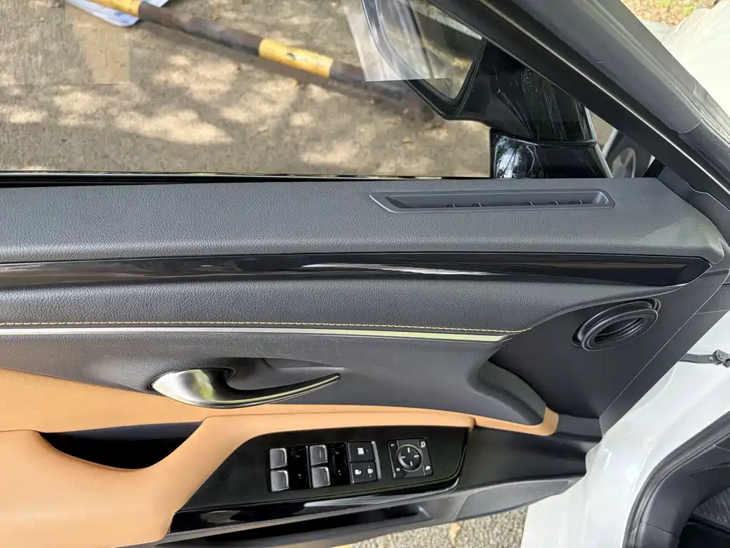 Lexus ES — миниатюра 22