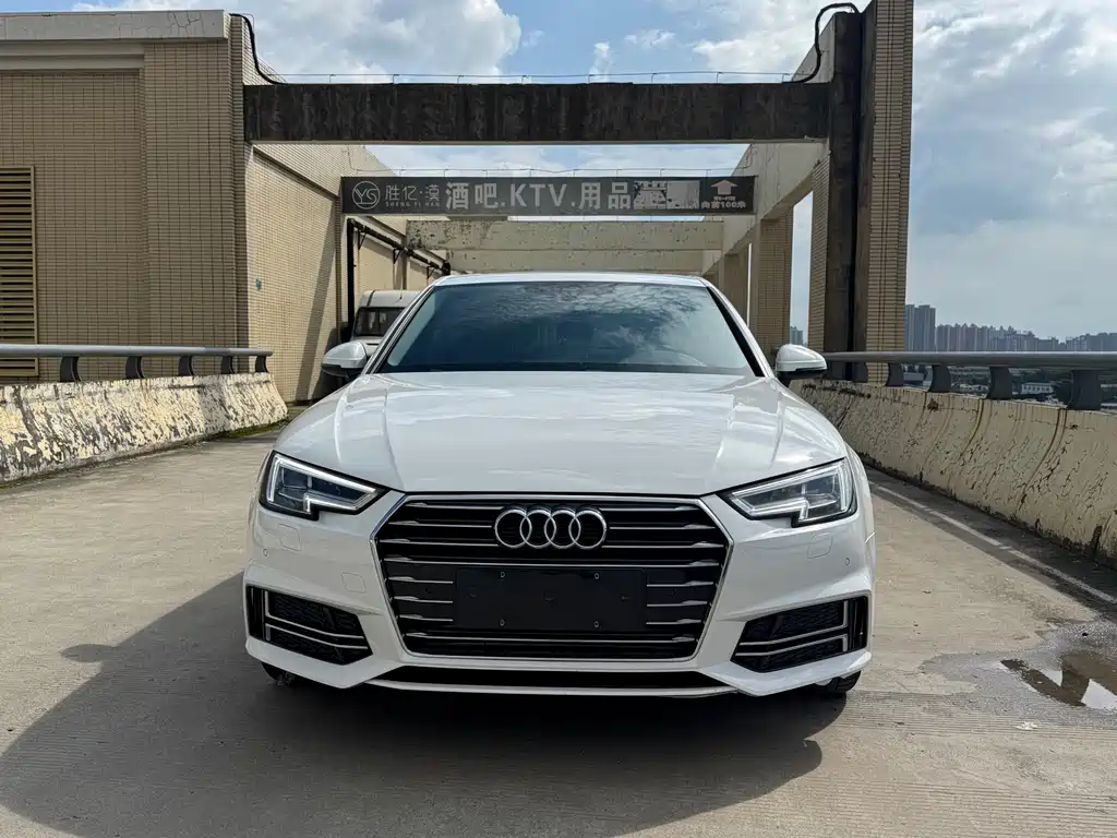Audi A4L 2019 40 TFSI VI