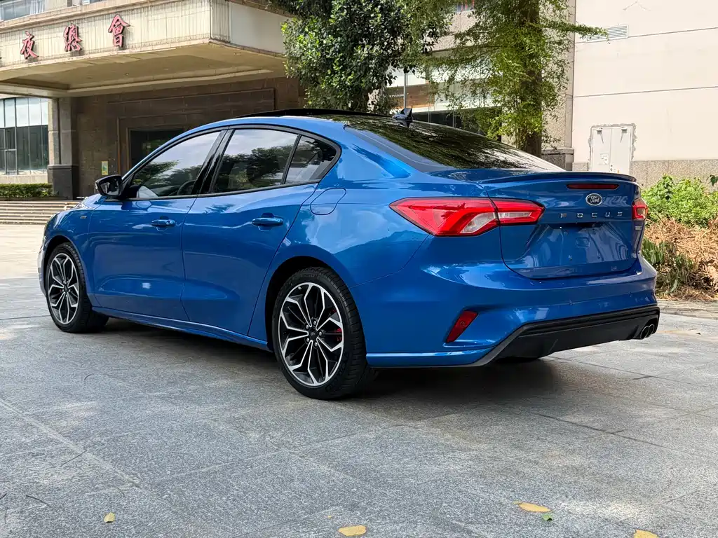 Ford Focus — миниатюра 12