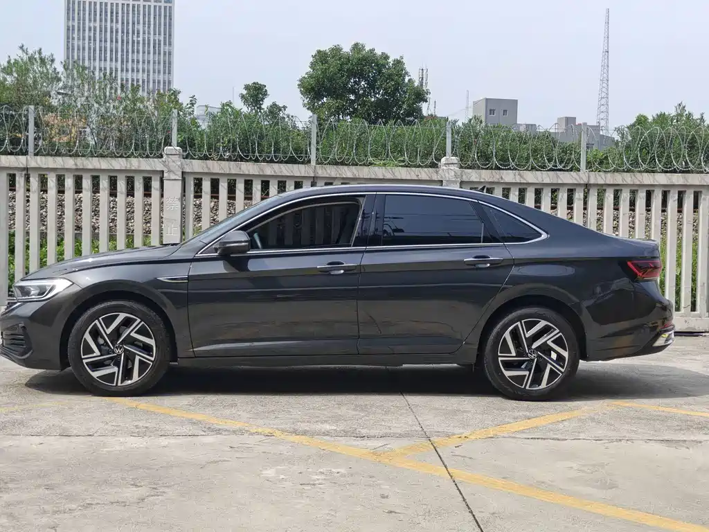 Volkswagen Sagitar — миниатюра 4