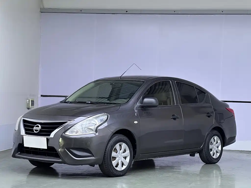 Nissan Sunny 2015