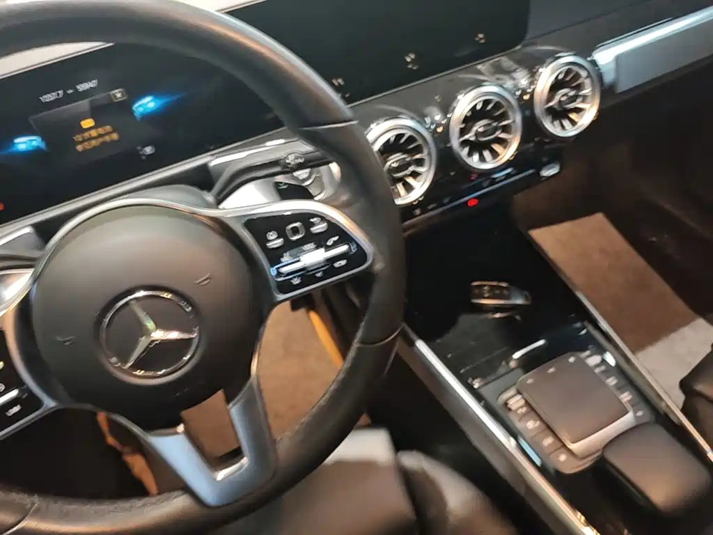 Mercedes-Benz GLB 2022 — фото 13