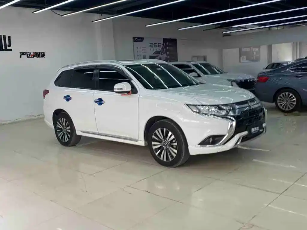 Mitsubishi Outlander 2022