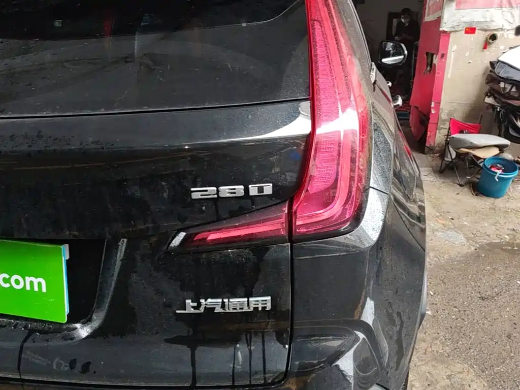 Cadillac XT4 — миниатюра 8