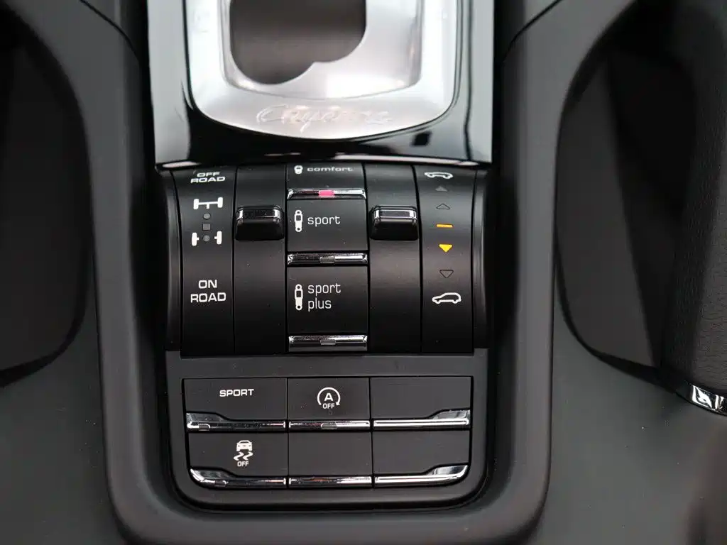 Porsche Cayenne — миниатюра 20