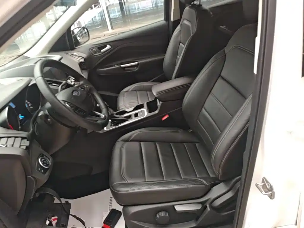 Ford Kuga — миниатюра 15