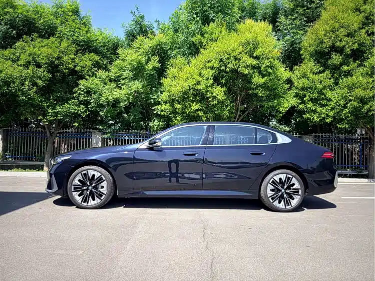 BMW 5 Series 5 2024 530Li Premium Luxury