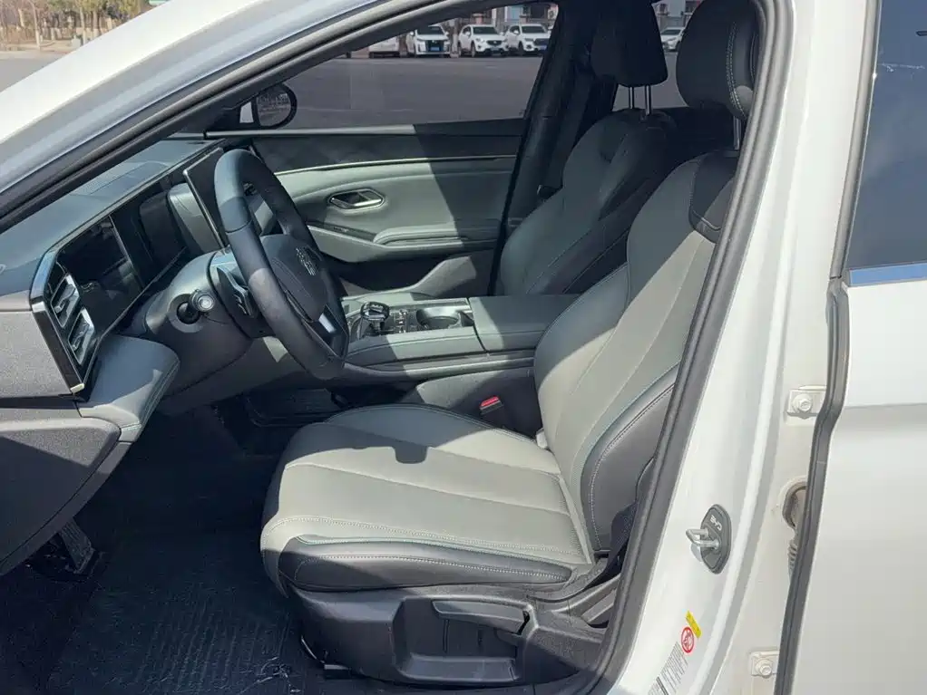 BYD Qin L L 2025 DM-i Smart Drive 80KM Lead