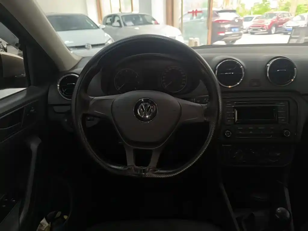 Volkswagen Jetta — миниатюра 11