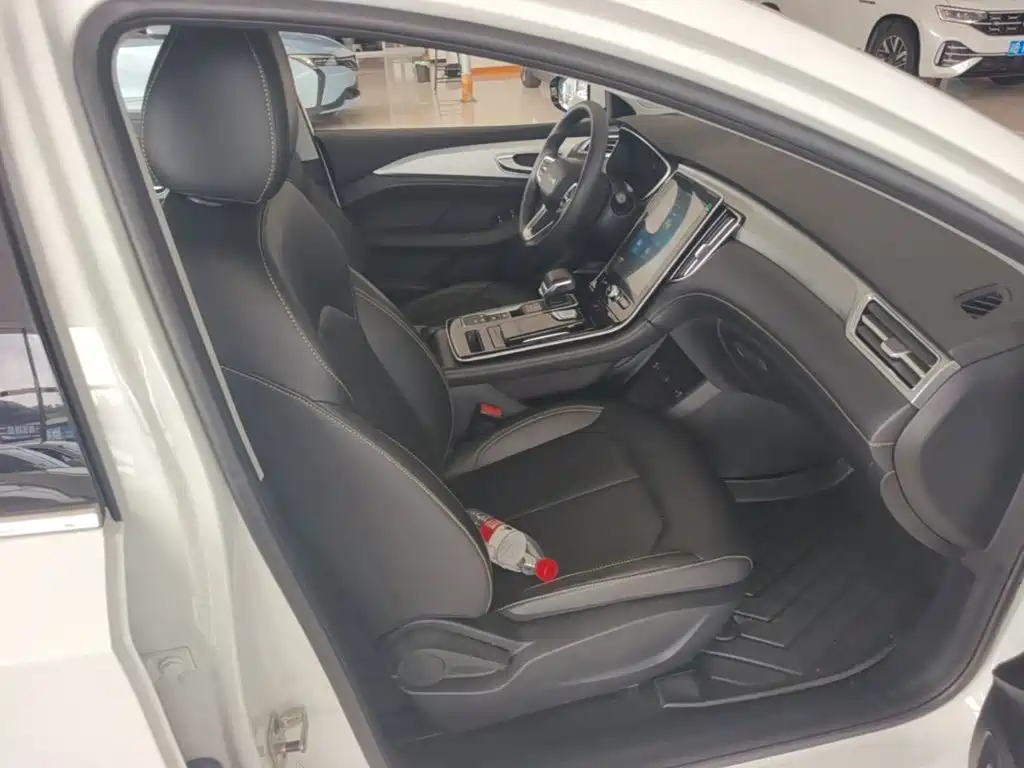 Roewe i6 MAX New Energy — миниатюра 25