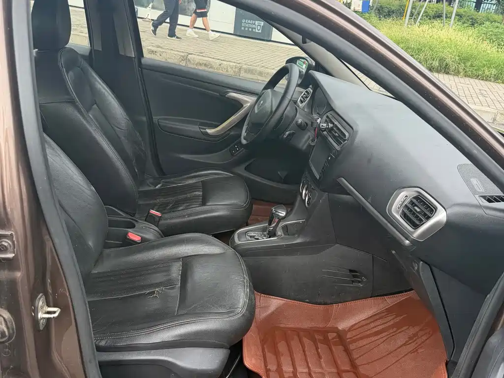 Peugeot 301 1.6L Auto Premium Edition, фото 7
