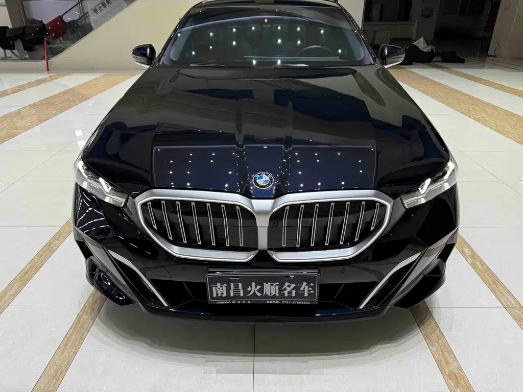 BMW 5 Series — миниатюра 2