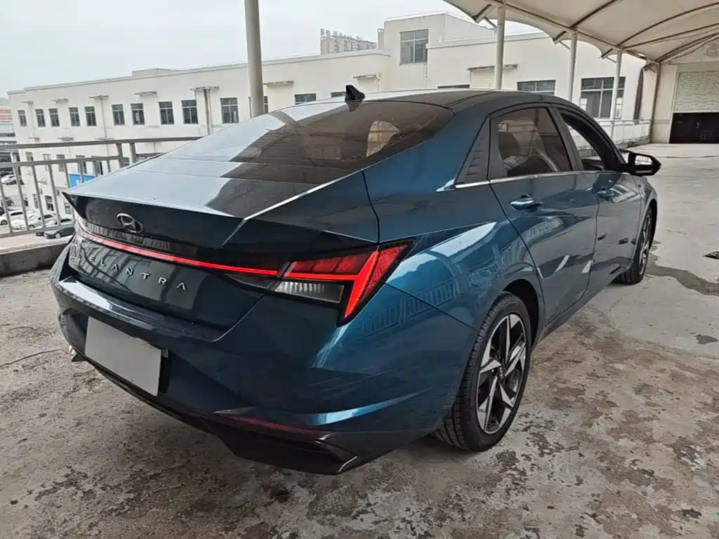 Hyundai Elantra — миниатюра 7