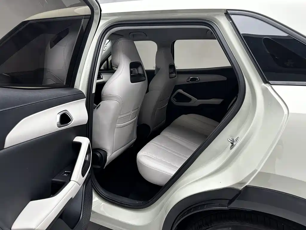 BYD Yuan UP — миниатюра 14