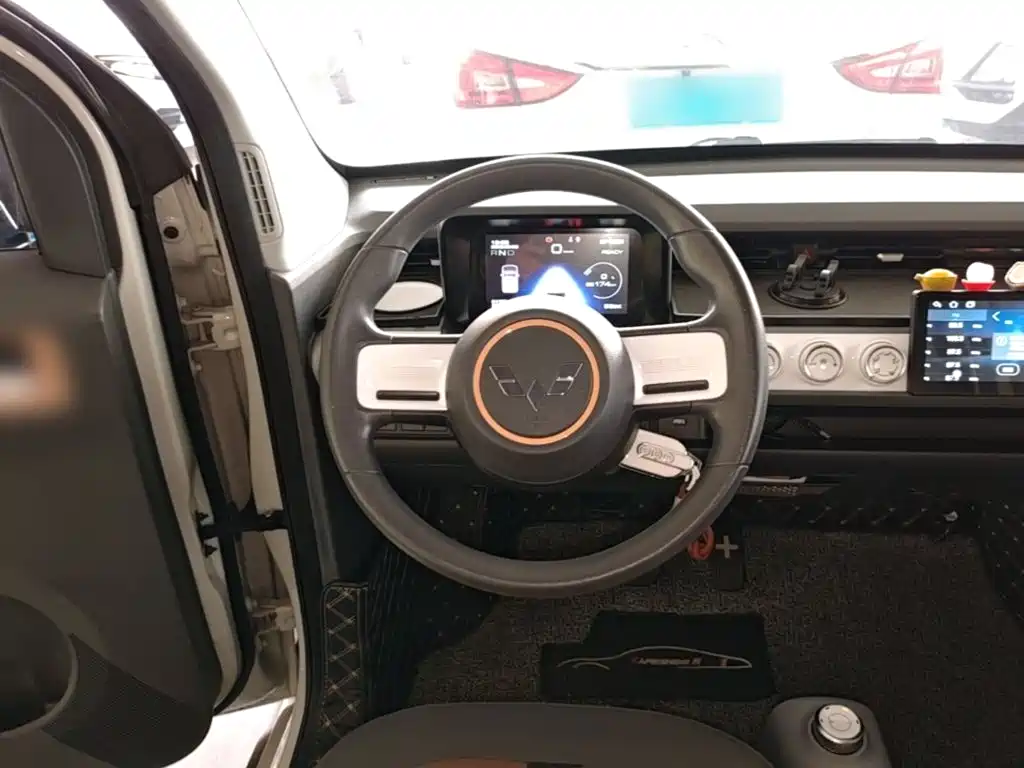 Wuling MINIEV — миниатюра 11