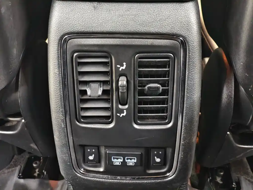 Jeep Grand Cherokee (Import) — миниатюра 14