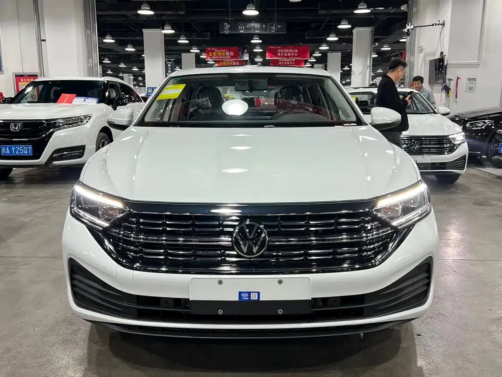 Volkswagen Sagitar 2025