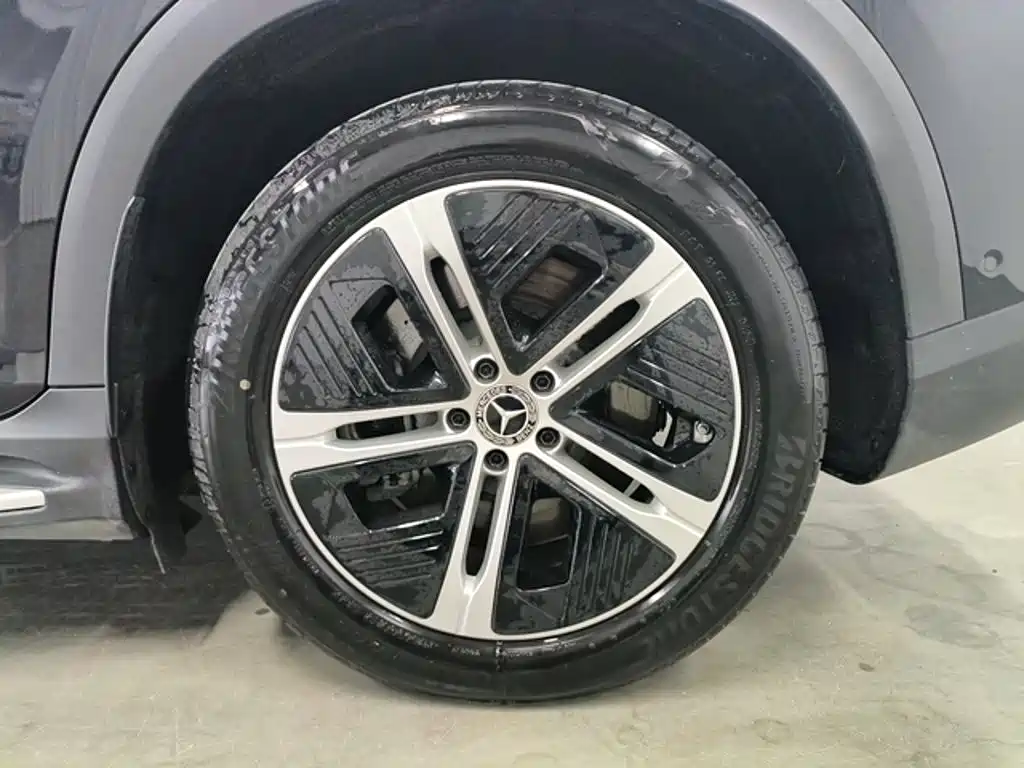 Mercedes-Benz EQE SUV — миниатюра 9