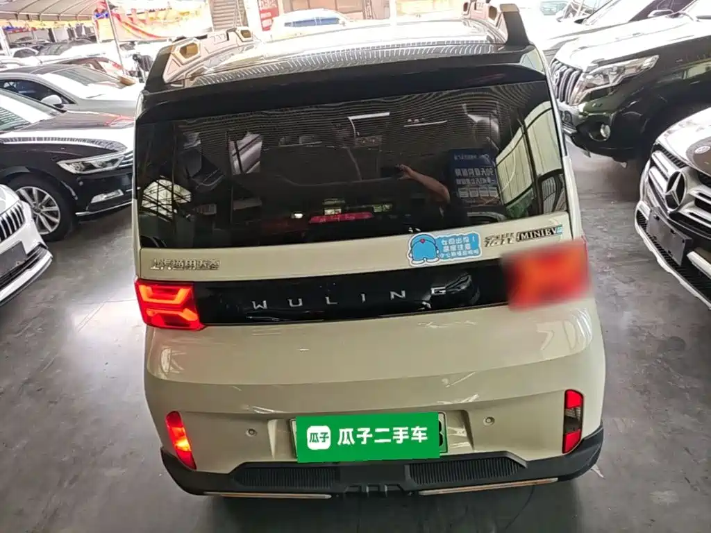Wuling MINIEV — миниатюра 6