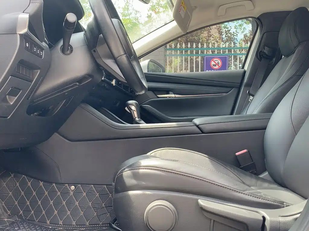 Mazda 3 Axela — миниатюра 4