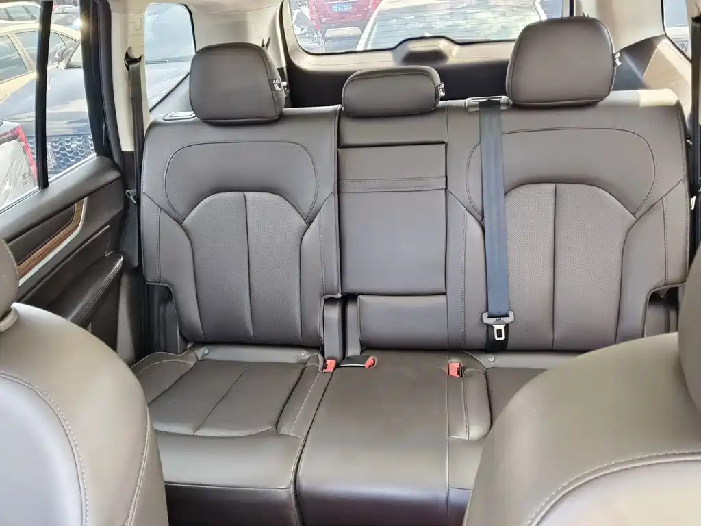 Roewe RX8 — миниатюра 10