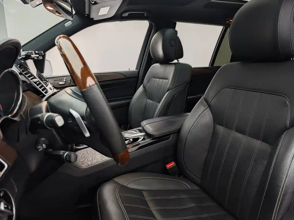 Mercedes-Benz GLS — миниатюра 11