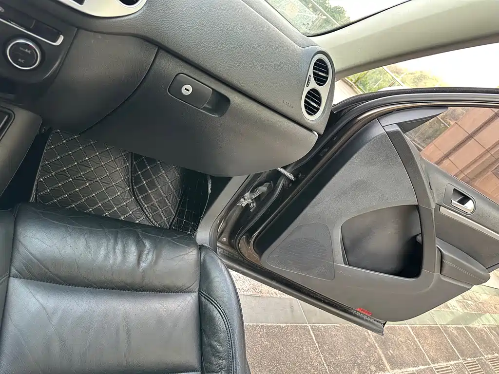 Volkswagen Tiguan — миниатюра 21