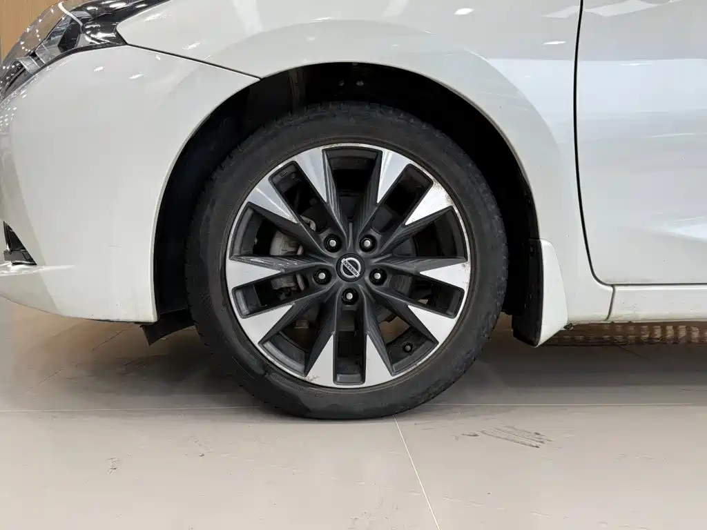 Nissan Bluebird — миниатюра 14