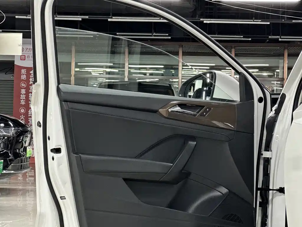 Volkswagen Tharu — миниатюра 24