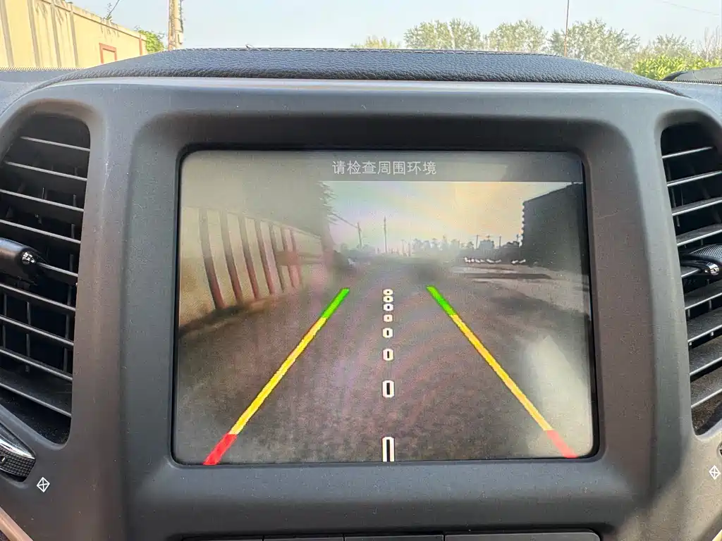 Jeep Cherokee — миниатюра 19