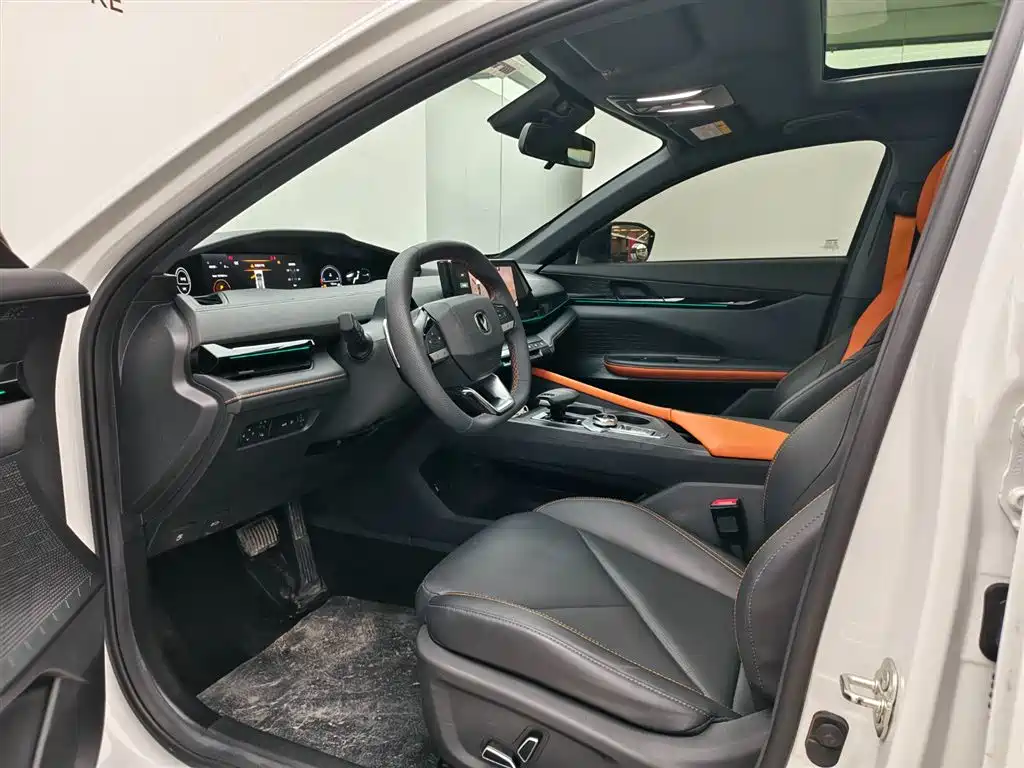 Changan UNI-V 2022 1.5T Luxury